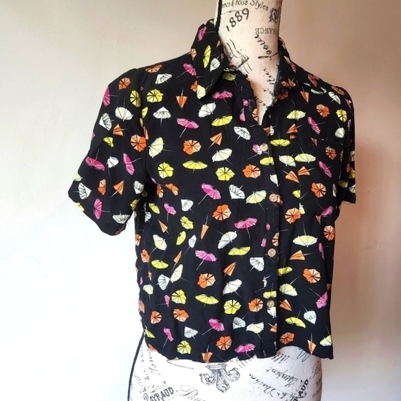 COPY - Short-sleeved button down umbrella top - Picture 5 of 6